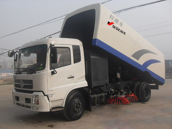 東風(fēng)天錦豪華版掃路車(chē)